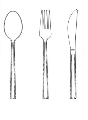 Ensemble de coutellerie - de droite à gauche - cuillère, fourchette et couteau du même ensemble de coutellerie.