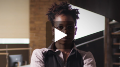 Play button: Rencontrez Camille, architecte et entrepreneure 