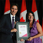 Sylvie Paquette receives a 2022 Prime Minister's Award for Excellence in Early Childhood Education from Prime Minister Justin Trudeau