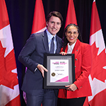 Ann Marie Vanneste reçoit le Prix du premier ministre pour l'excellence dans l'enseignement 2023 du premier ministre Justin Trudeau