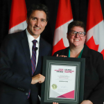 Andrea Payne reçoit le Prix du premier ministre pour l'excellence dans l'enseignement 2021 du premier ministre Justin Trudeau