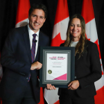 Megan Frederick reçoit le Prix du premier ministre pour l'excellence dans l'enseignement 2021 du premier ministre Justin Trudeau