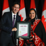 Raven Barudin reçoit le Prix du premier ministre pour l'excellence dans l'enseignement 2021 du premier ministre Justin Trudeau